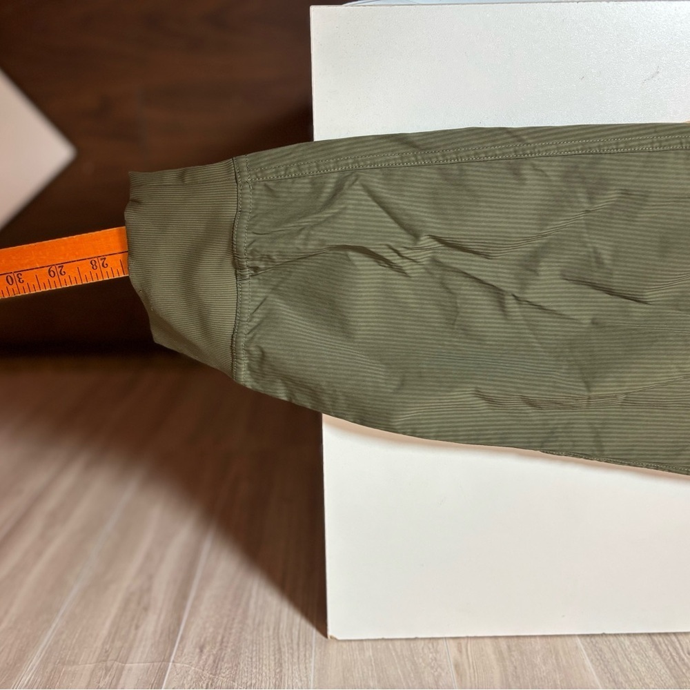 Zyia Activewear Joggers Women’s Pants in Olive Green - Picture 7 of 9